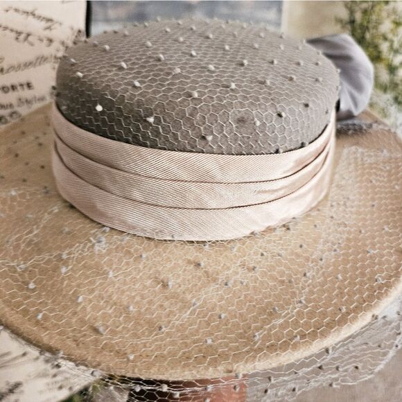 VTG 1920's Whittelts Jurte Tally Ho Mesh Dots Fascinator Wool Statement Hat. - Picture 2 of 16